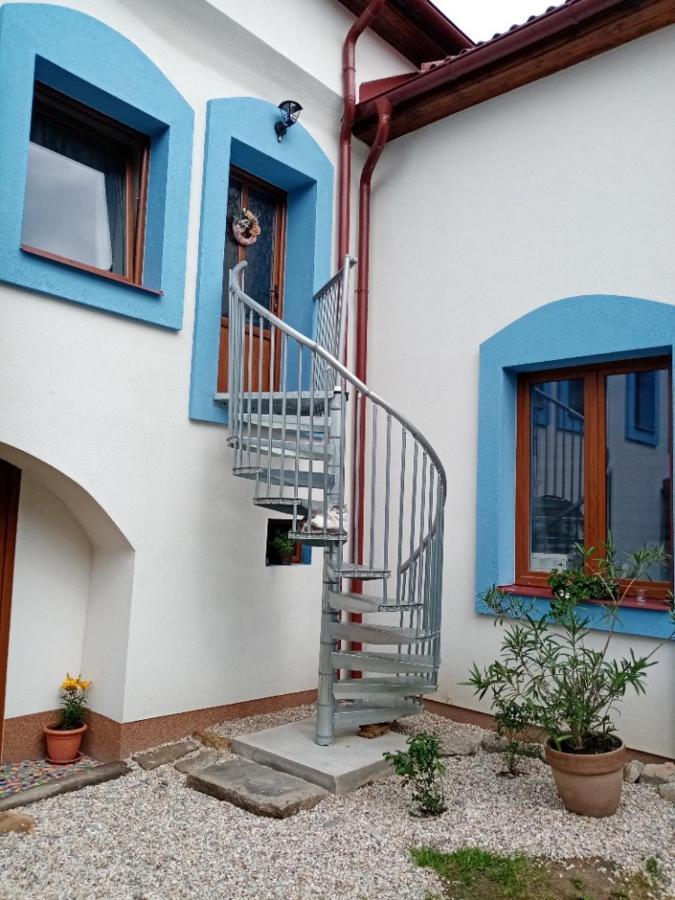 Penzion L'Isola Kunžak Exterior foto